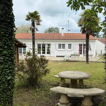 Villayam Maison Vue Sur Avec Piscine 10m Chauffée Classée 3 étoiles Сasa de vacaciones *