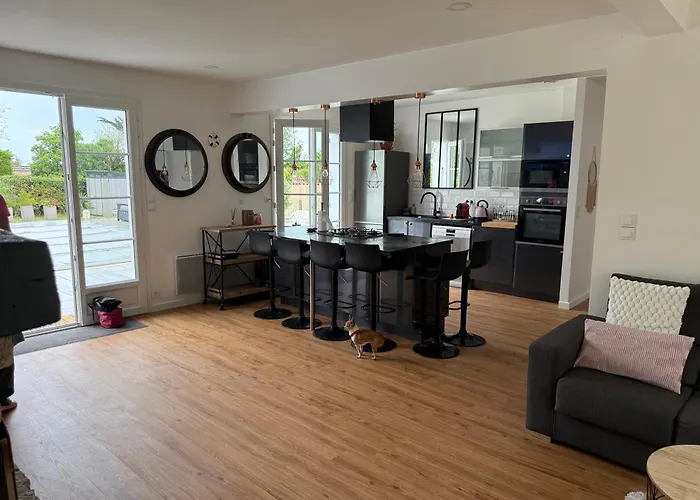 Villayam Maison Vue Sur Avec Piscine 10m Chauffée Classée 3 étoiles *